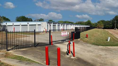StorageMax Clinton South storage facility exterior view
